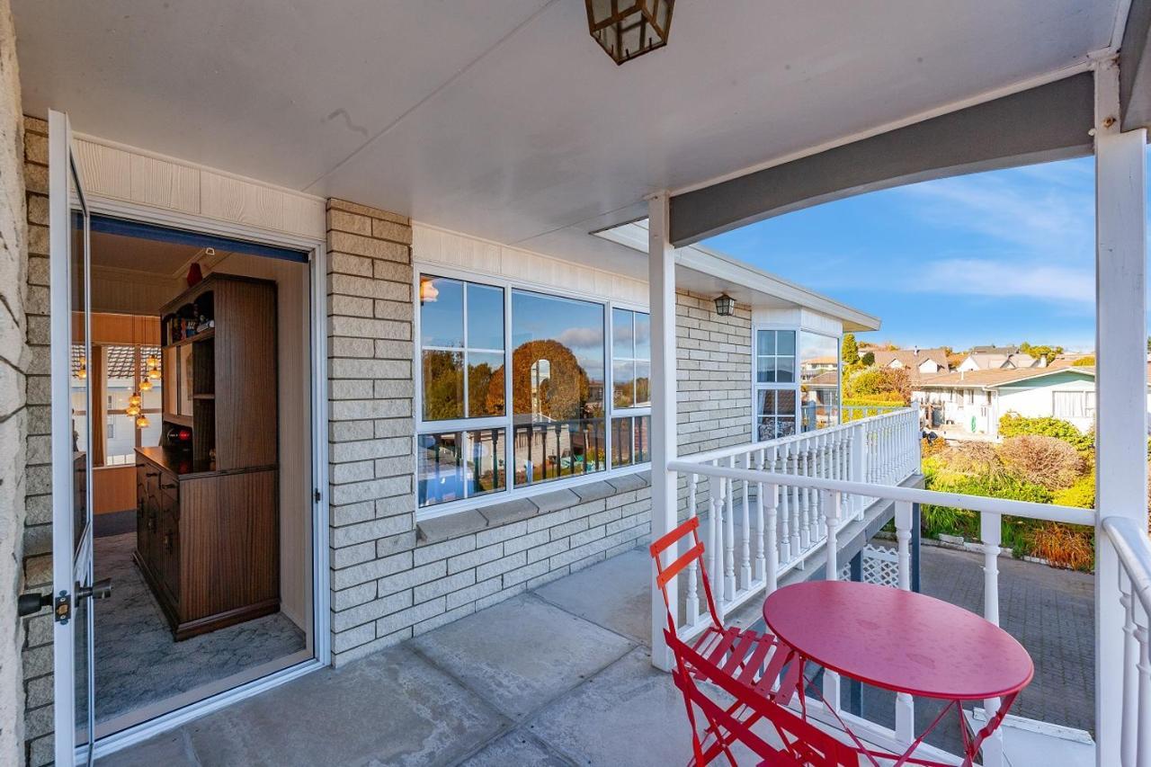 Golden Views On Golders - Hot Tub & Lake Views Tauposee Exterior foto